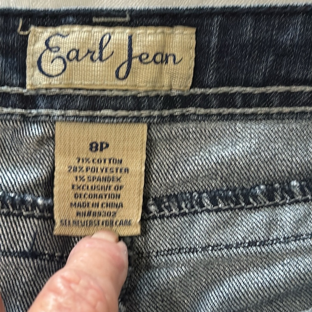 EUC Mid rise Earl Jeans. size 8P - Picture 5 of 6